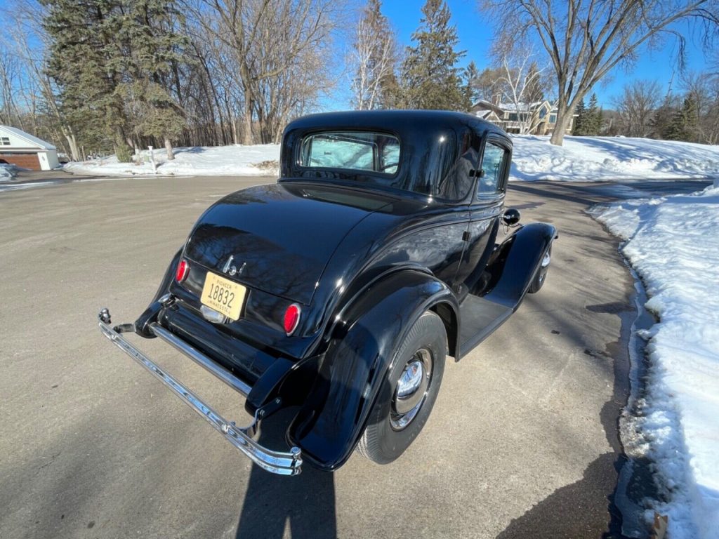 1932 Ford Deluxe 3 Window
