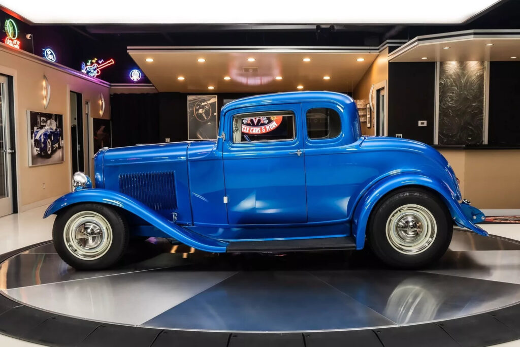 1932 Ford Five Window Coupe