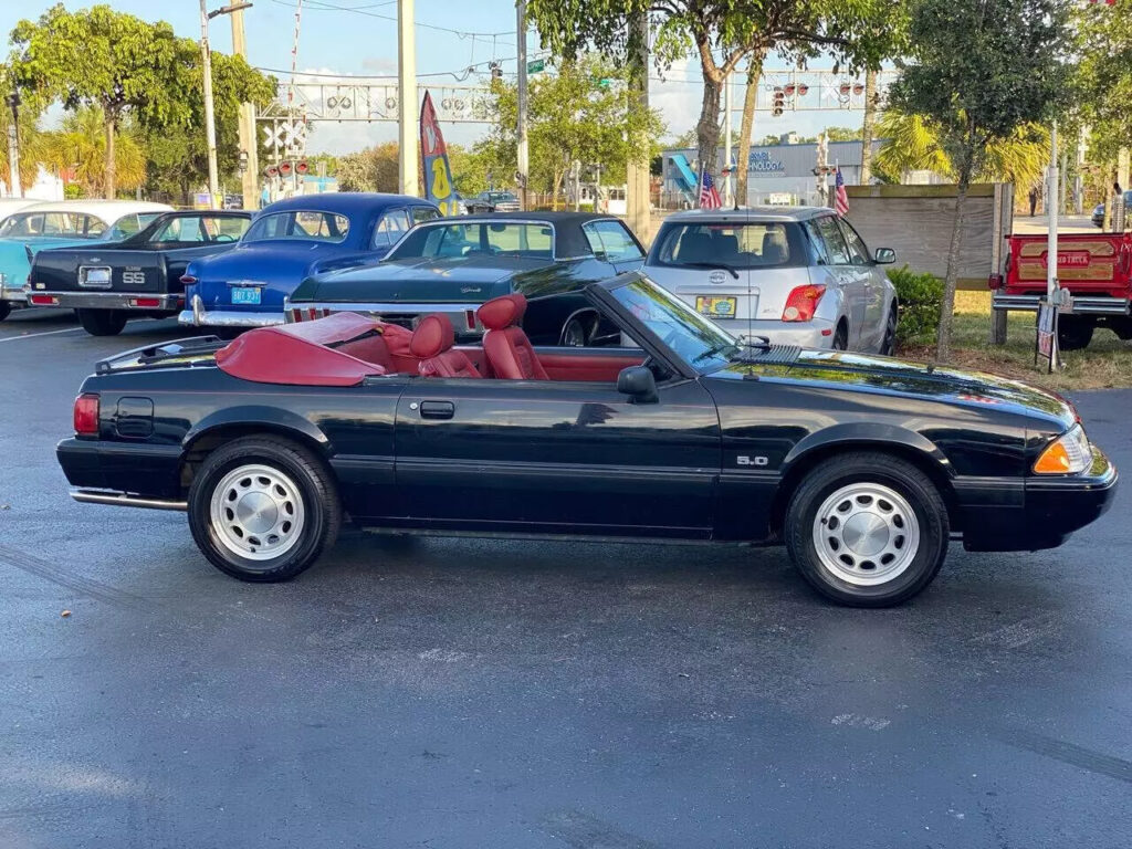 1989 Ford Mustang