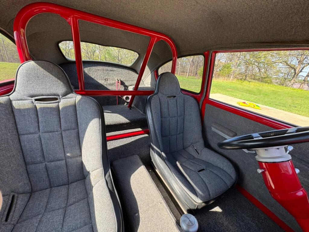 1952 Kaiser Henry J