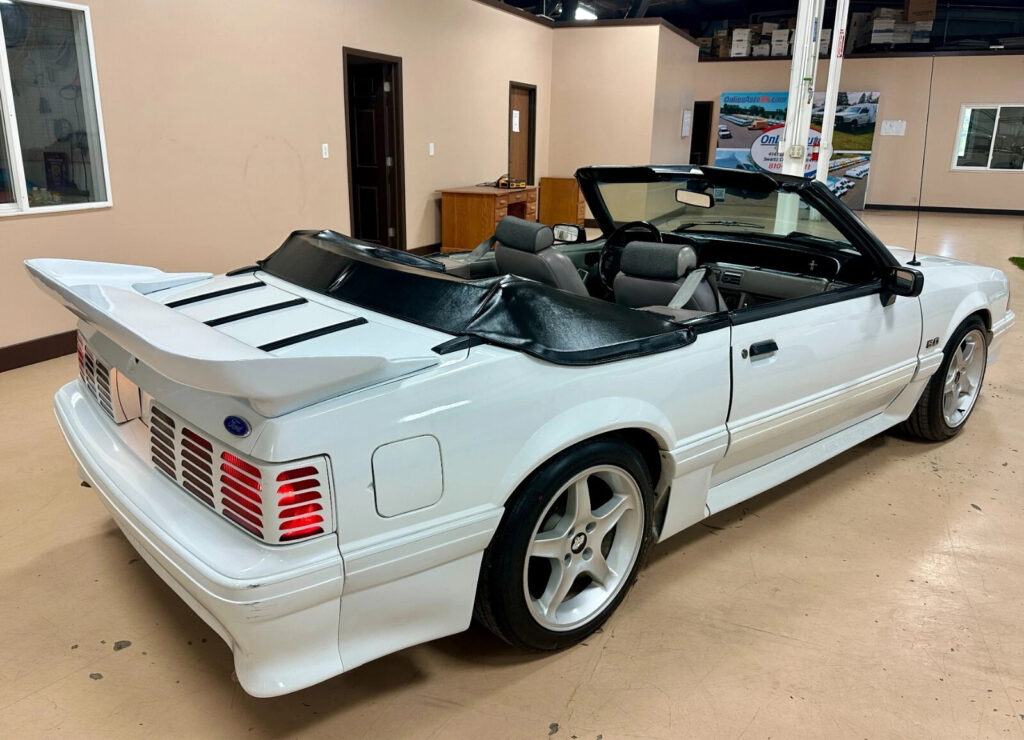 1990 Ford Mustang GT