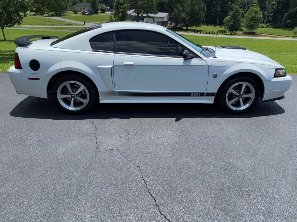 2004 Ford Mustang