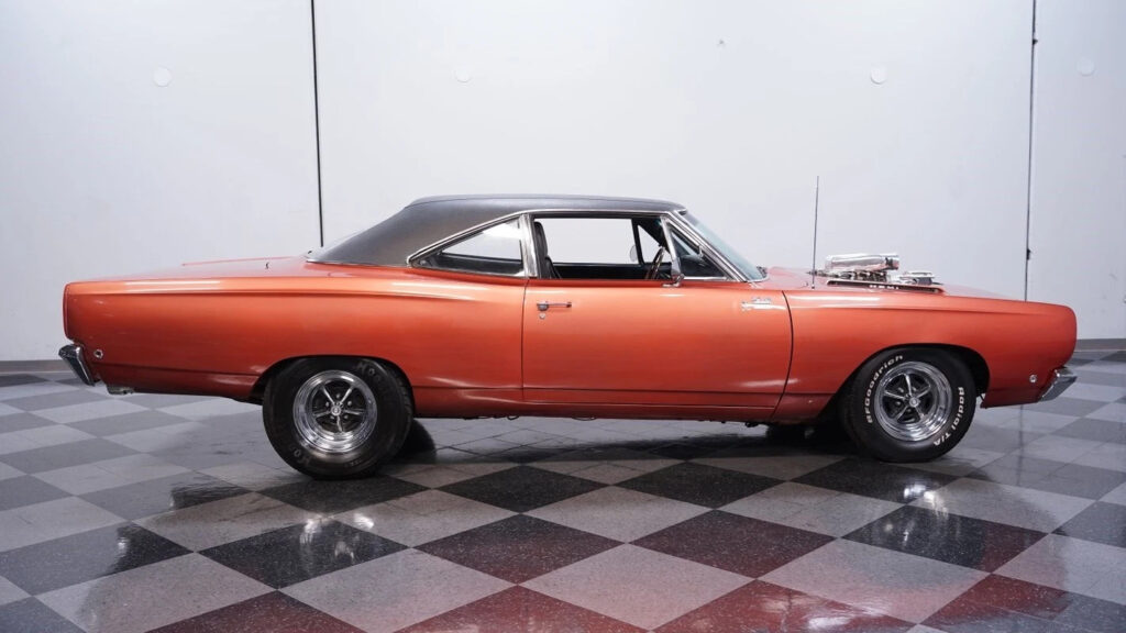 1968 Plymouth Road Runner